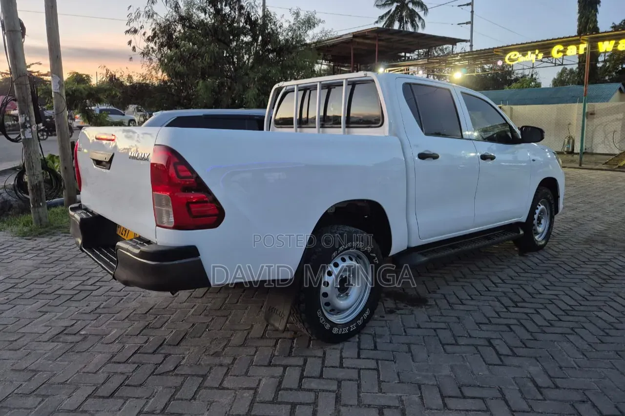 Toyota Hilux 2016 Pearl