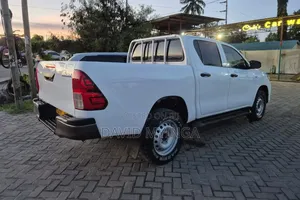 Toyota Hilux 2016 Pearl