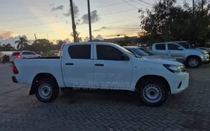 Toyota Hilux 2016 Pearl