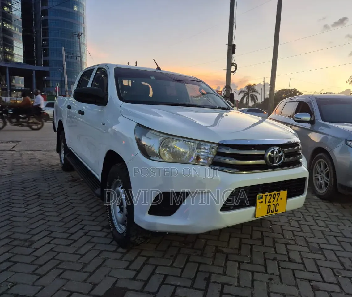 Toyota Hilux 2016 Pearl