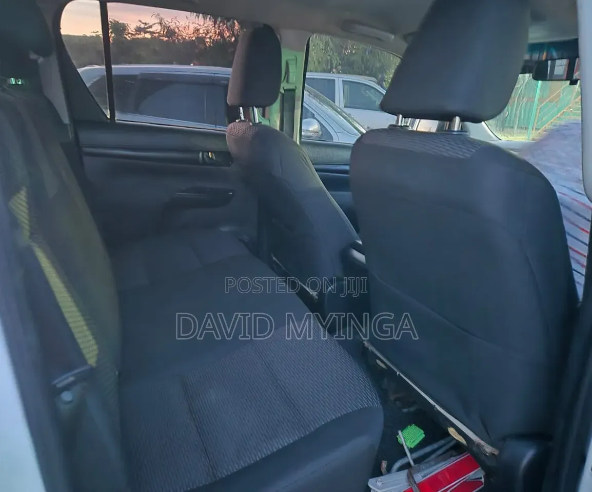 Toyota Hilux 2016 Pearl