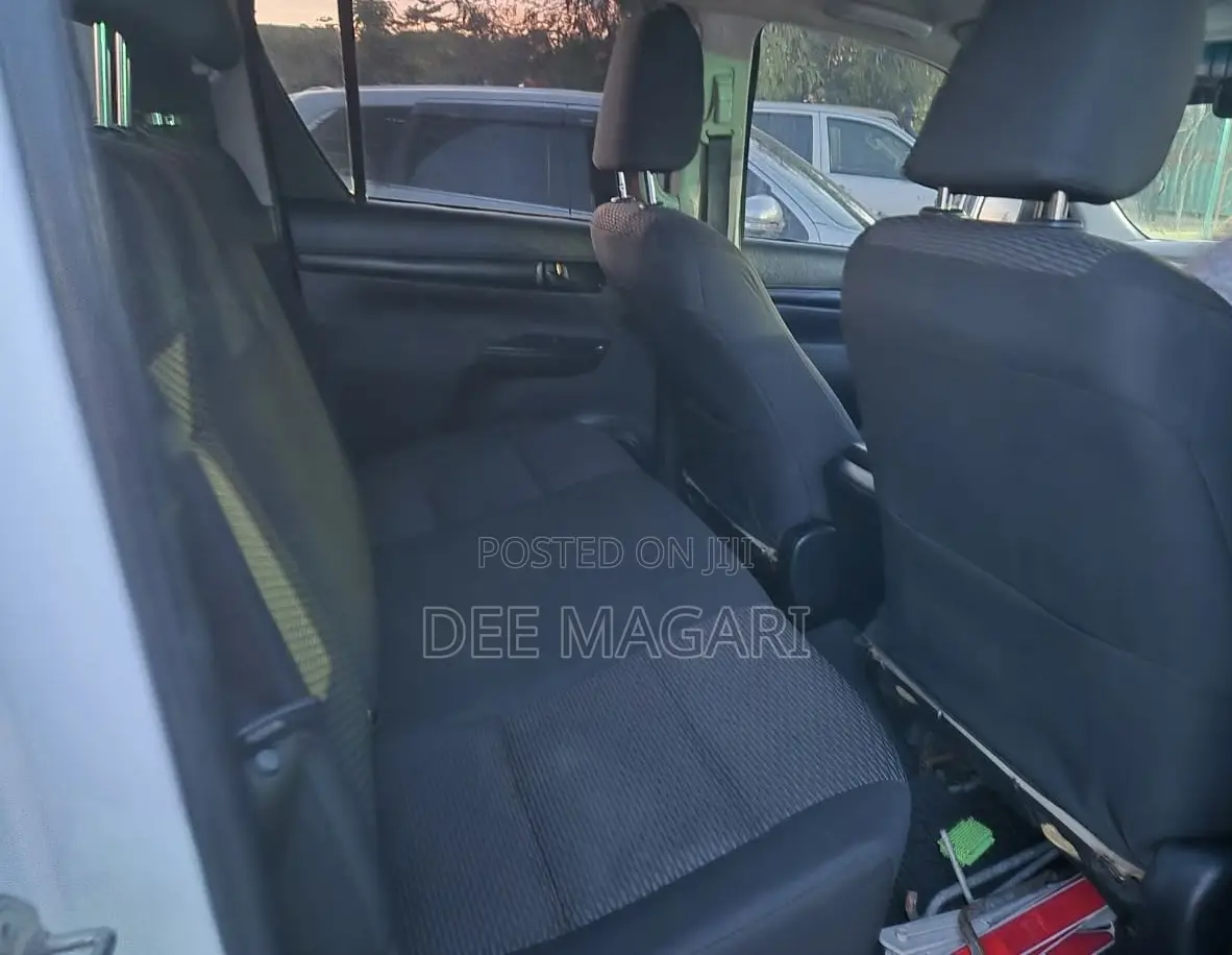 Toyota Hilux 2016 White