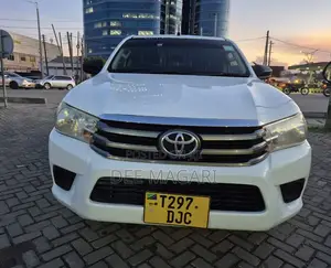 Toyota Hilux 2016 White
