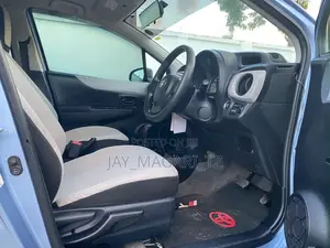 Toyota Vitz 2011 Blue