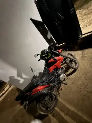 Honda XL 125 2024 Red