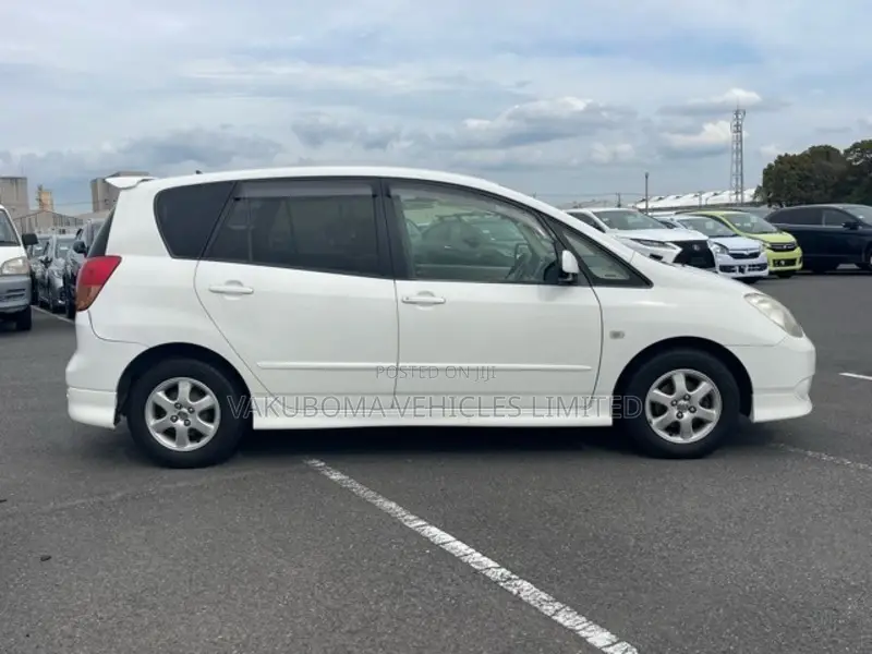 Toyota Corolla Spacio 2001 White