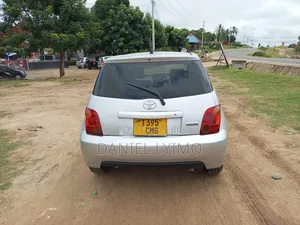 Toyota IST 2005 Silver