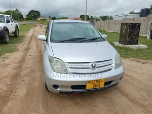 Toyota IST 2005 Silver