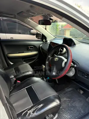 Toyota IST 2005 Silver