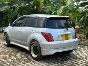 Toyota IST 2005 Silver