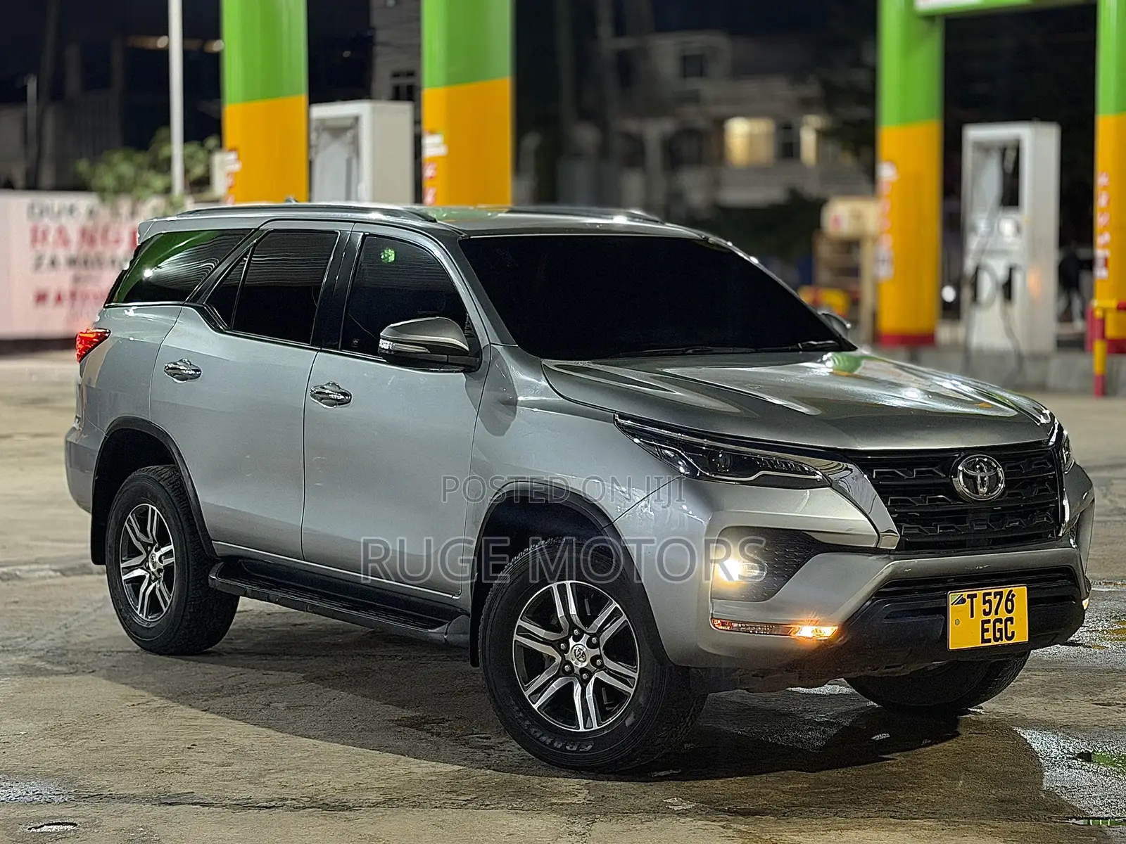 Toyota Fortuner 2021 Black