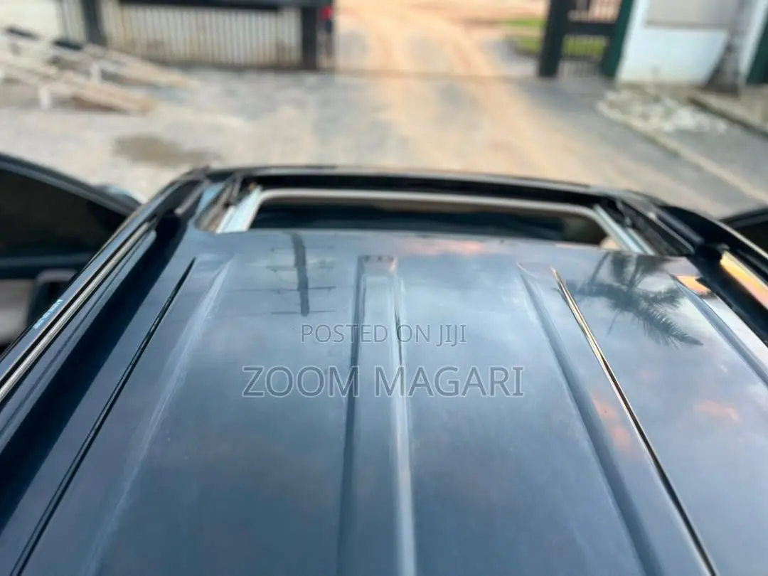Toyota Vanguard 2010 Black