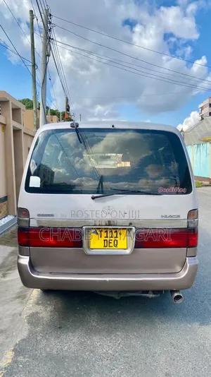 Toyota HiAce 1999 Beige