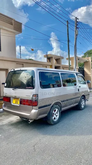 Toyota HiAce 1999 Beige