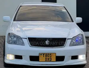 Toyota Crown 2006 White