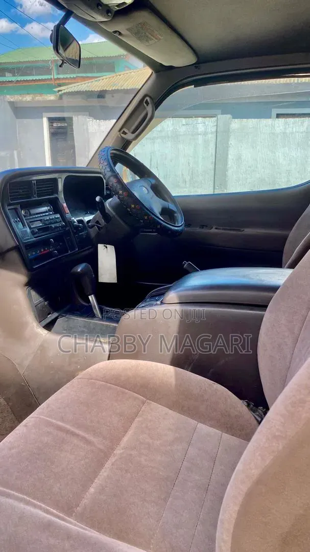 Toyota HiAce 1999 Beige