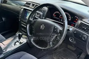 Toyota Crown 2006 White