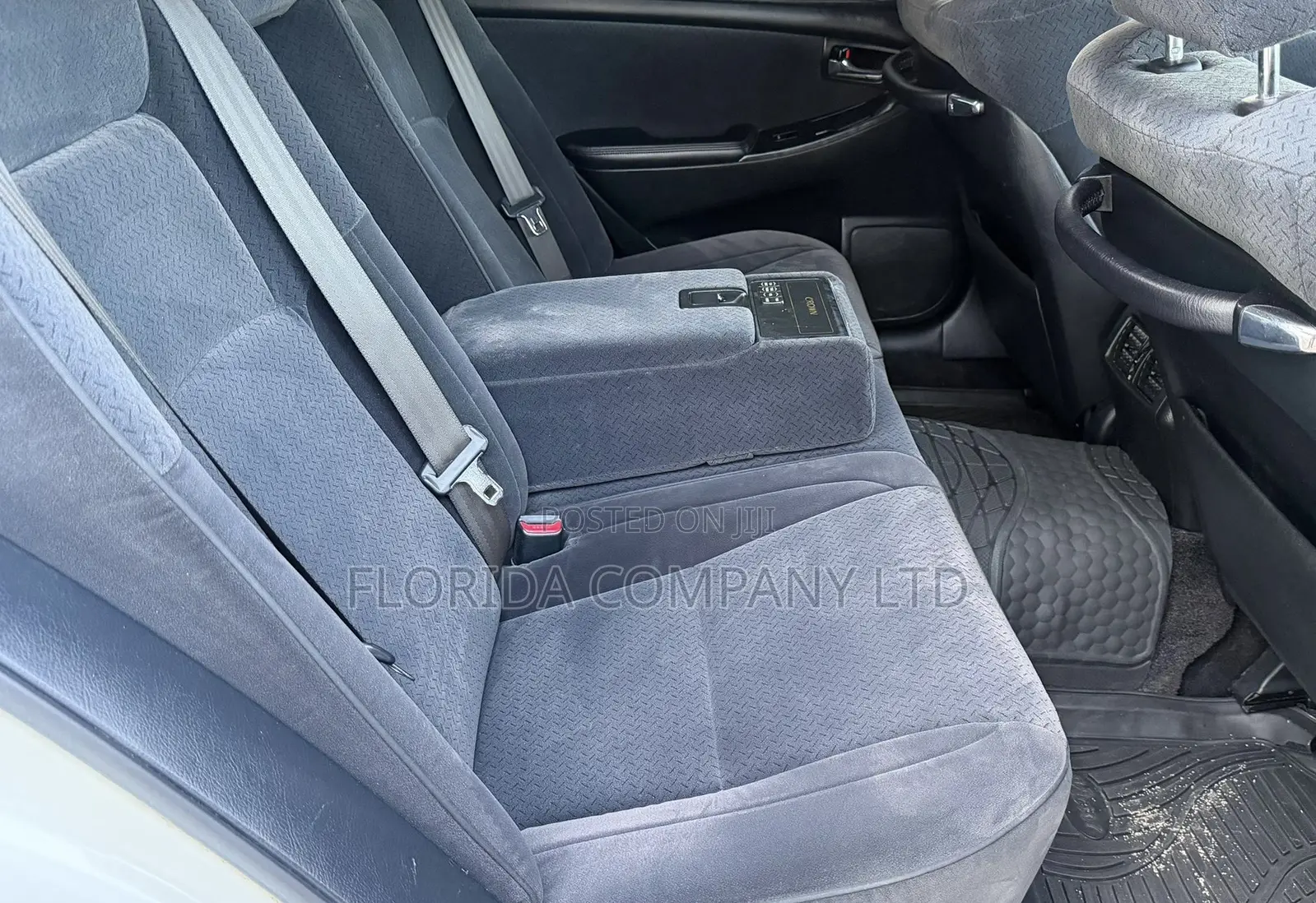 Toyota Crown 2006 White