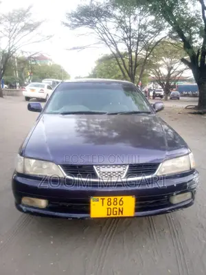 Toyota Carina 2000 Purple