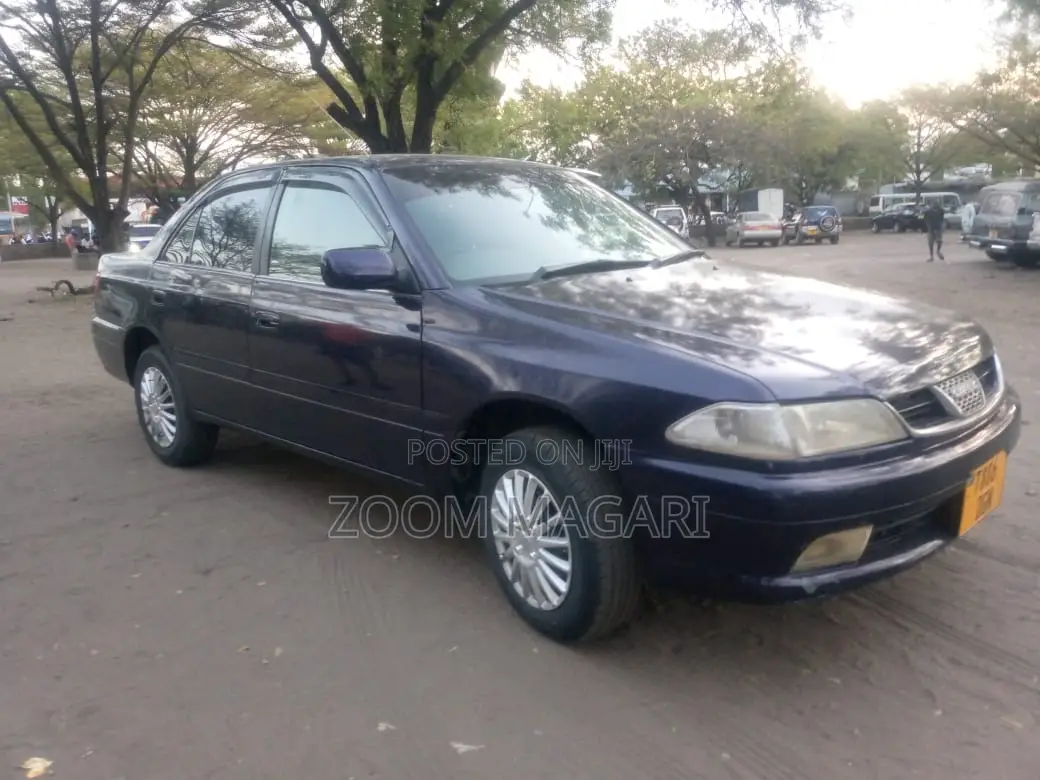Toyota Carina 2000 Purple