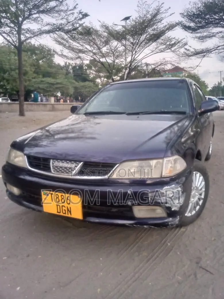 Toyota Carina 2000 Purple