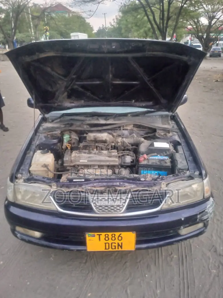 Toyota Carina 2000 Purple