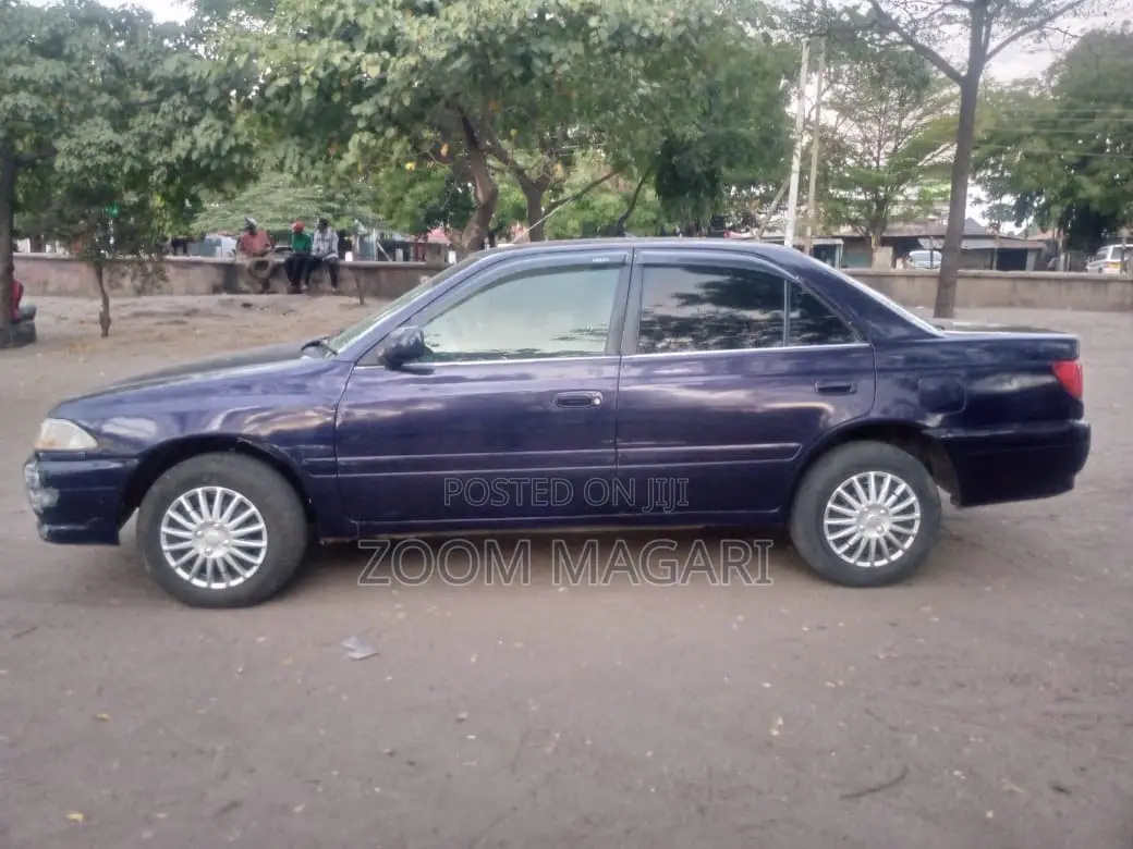 Toyota Carina 2000 Purple