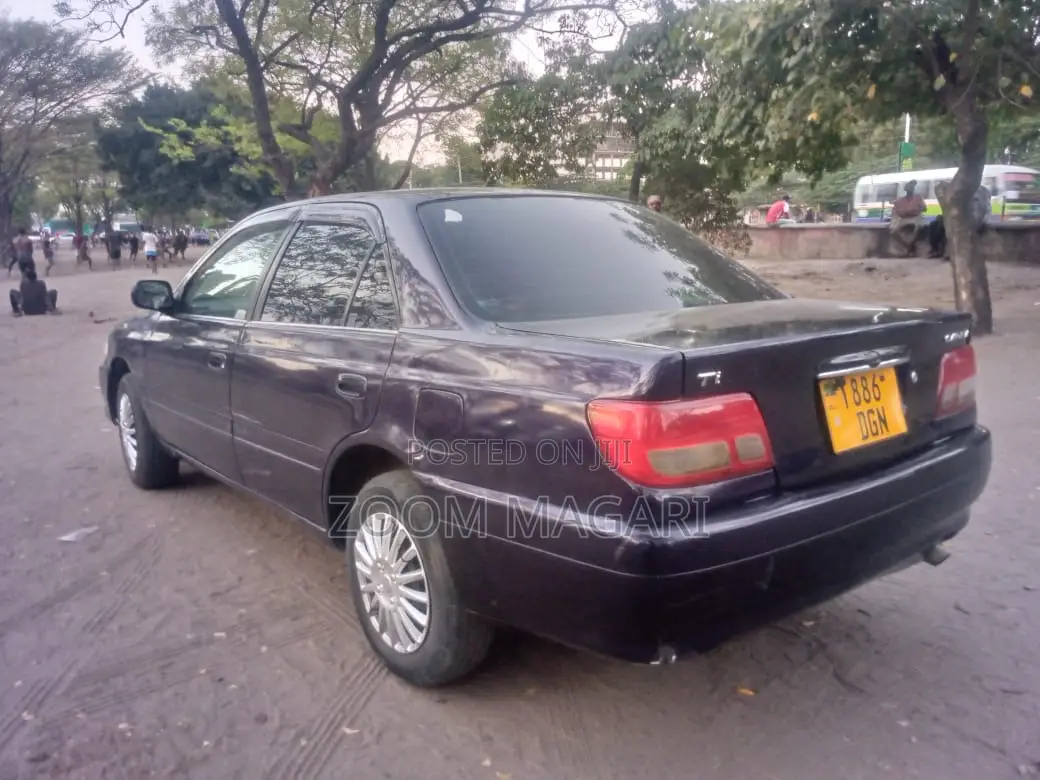 Toyota Carina 2000 Purple