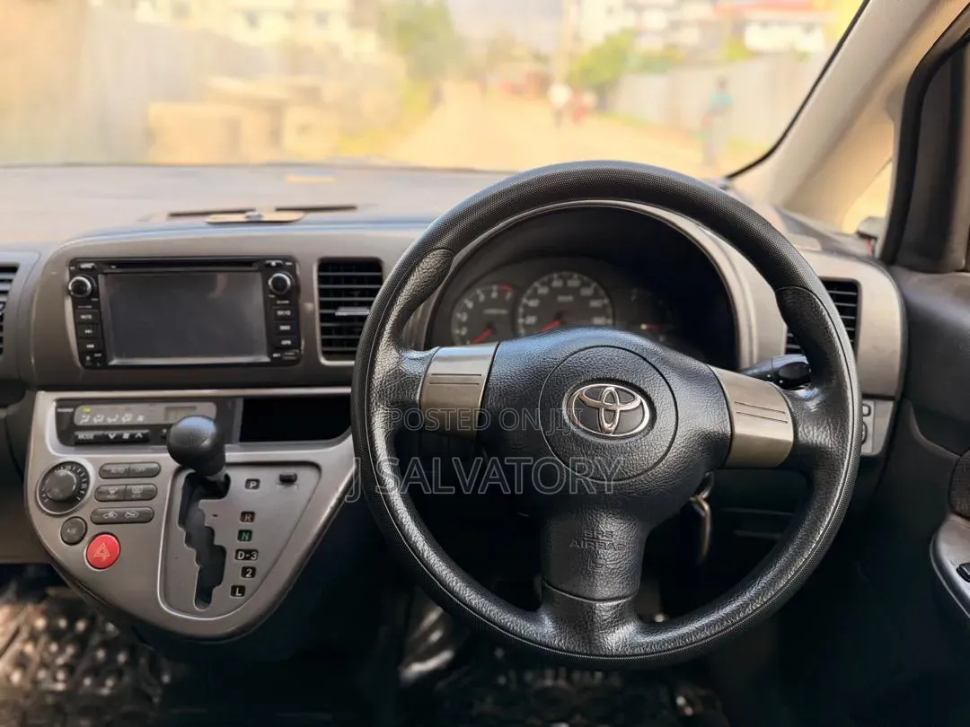 Toyota Wish 2004 Gray