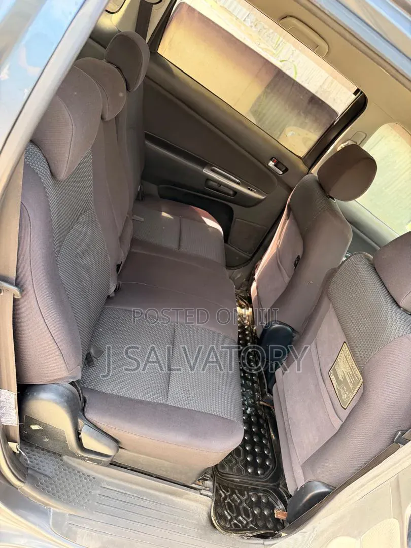 Toyota Wish 2004 Gray