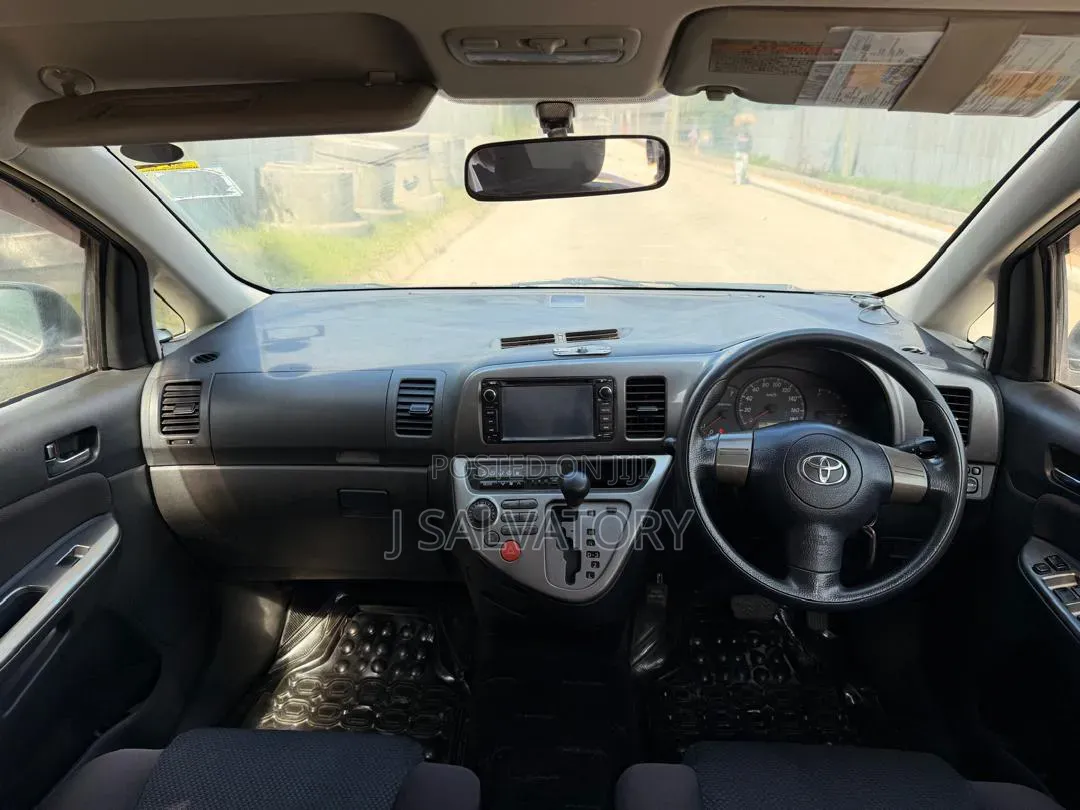 Toyota Wish 2004 Gray