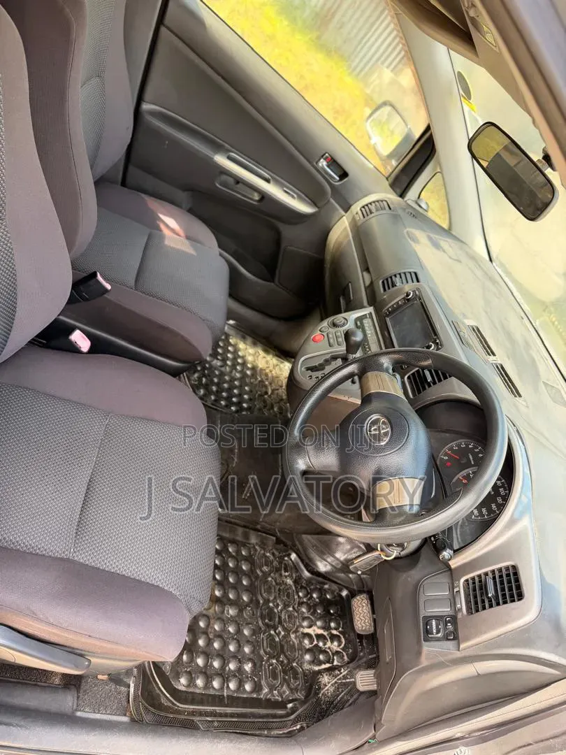Toyota Sienta 1.5 AWD 2004 Silver