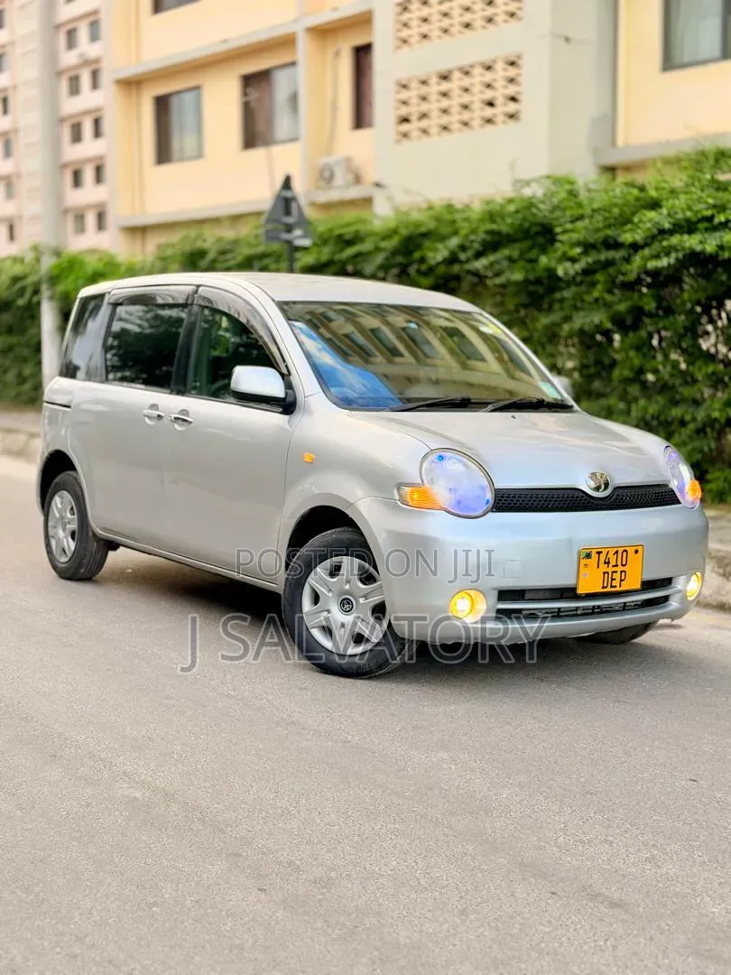 Toyota Sienta 1.5 AWD 2004 Silver
