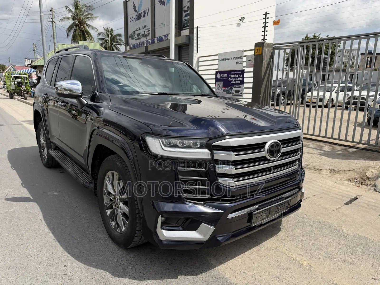 Toyota Land Cruiser LC300 2023 Blue