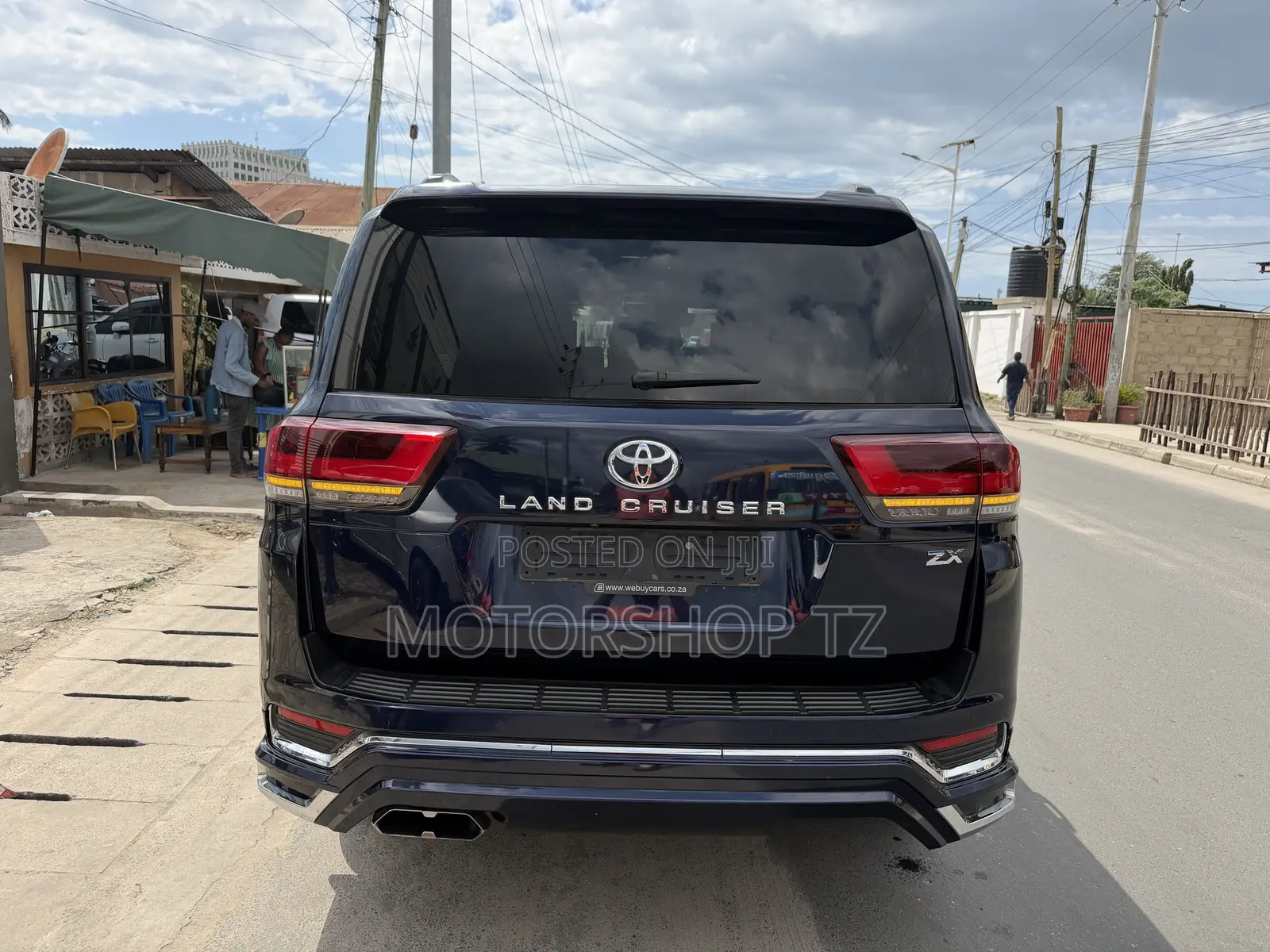 Toyota Land Cruiser LC300 2023 Blue
