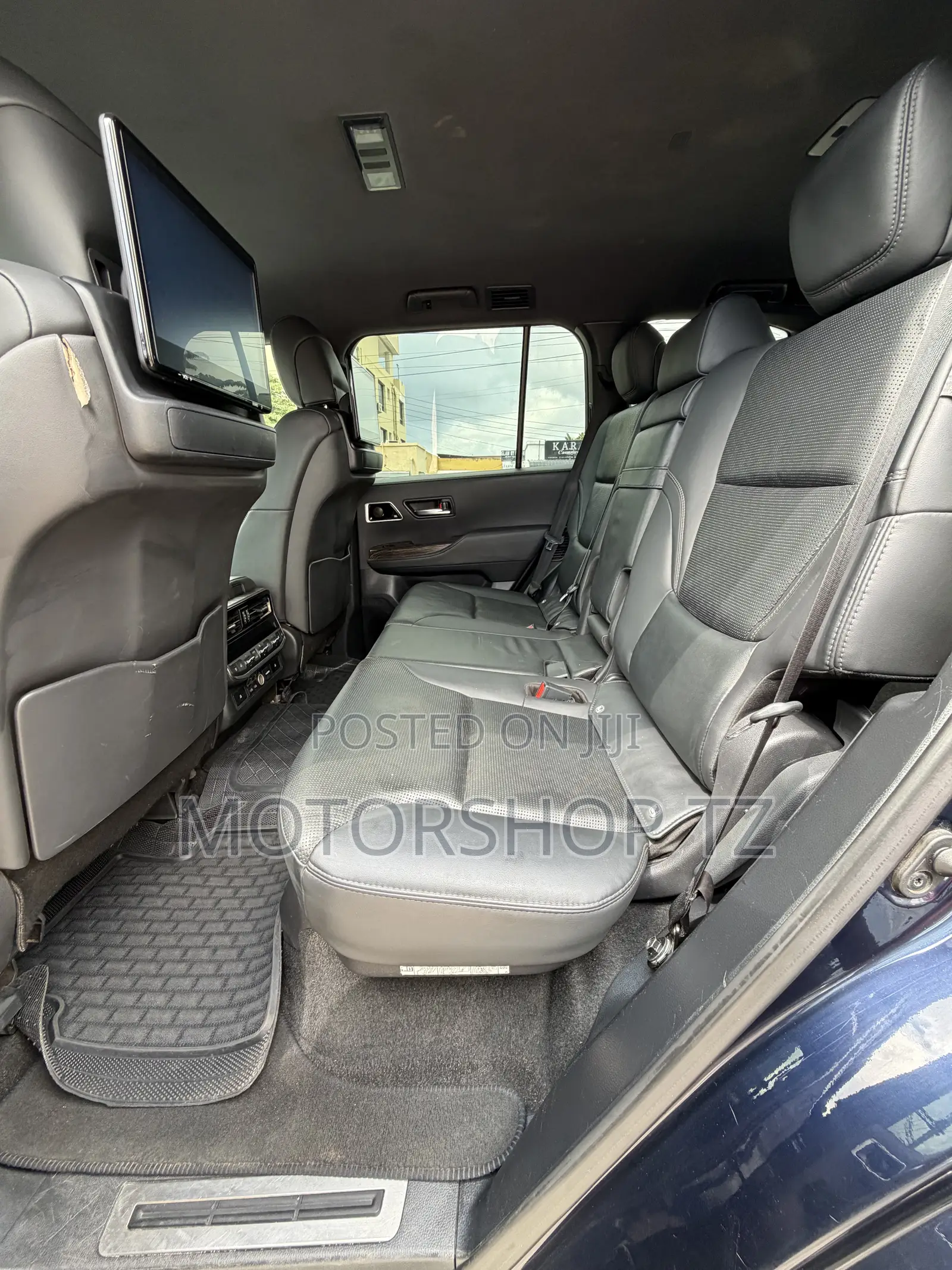 Toyota Land Cruiser LC300 2023 Blue