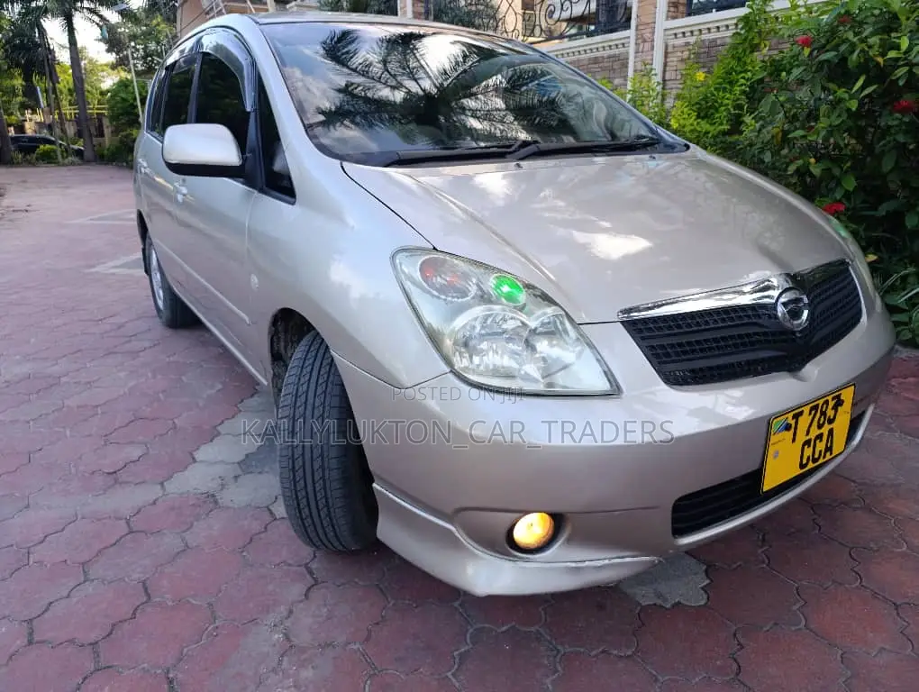 Toyota Corolla Spacio 2005 Gold