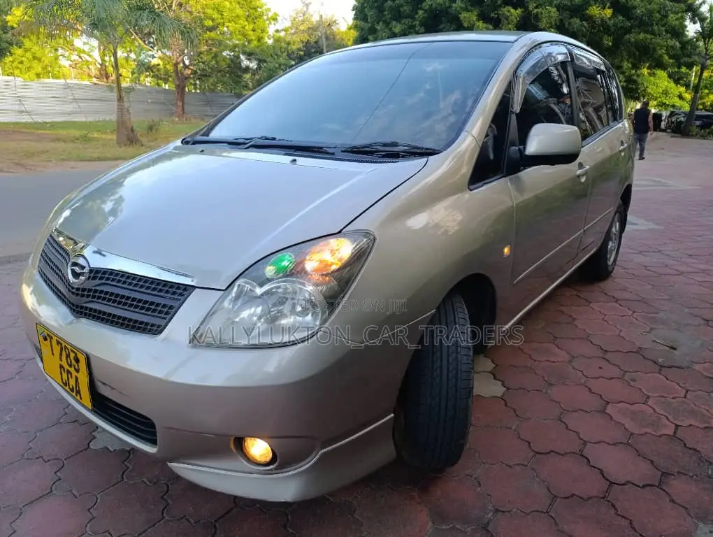 Toyota Corolla Spacio 2005 Gold