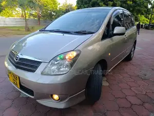 Toyota Corolla Spacio 2005 Gold