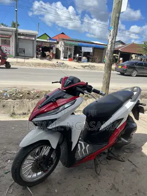 Honda 2015 Red