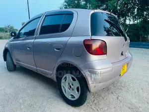 Toyota Vitz 2002 Pink