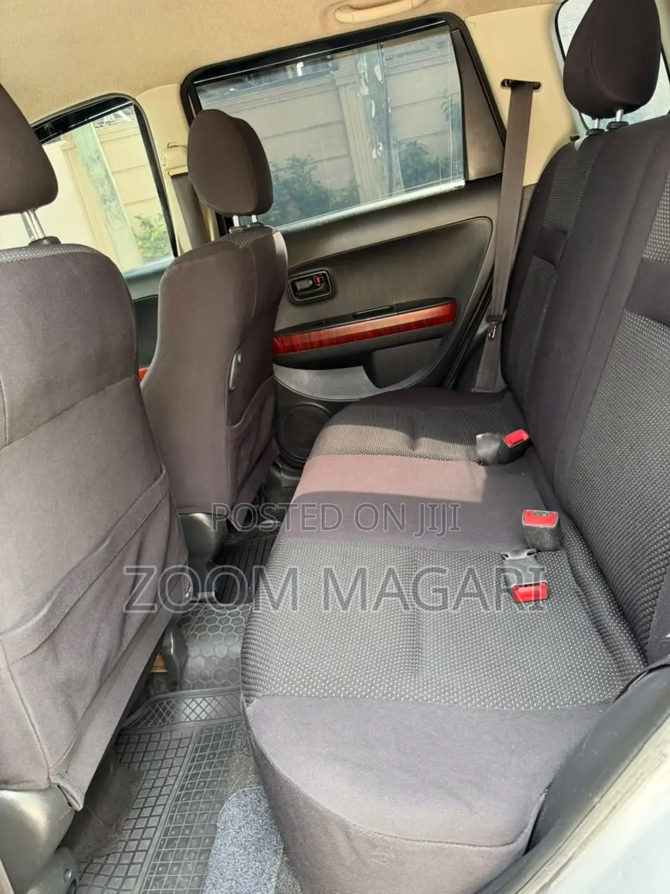 Toyota IST 2002 Silver