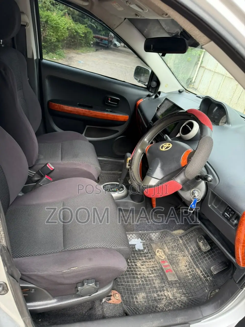 Toyota IST 2002 Silver