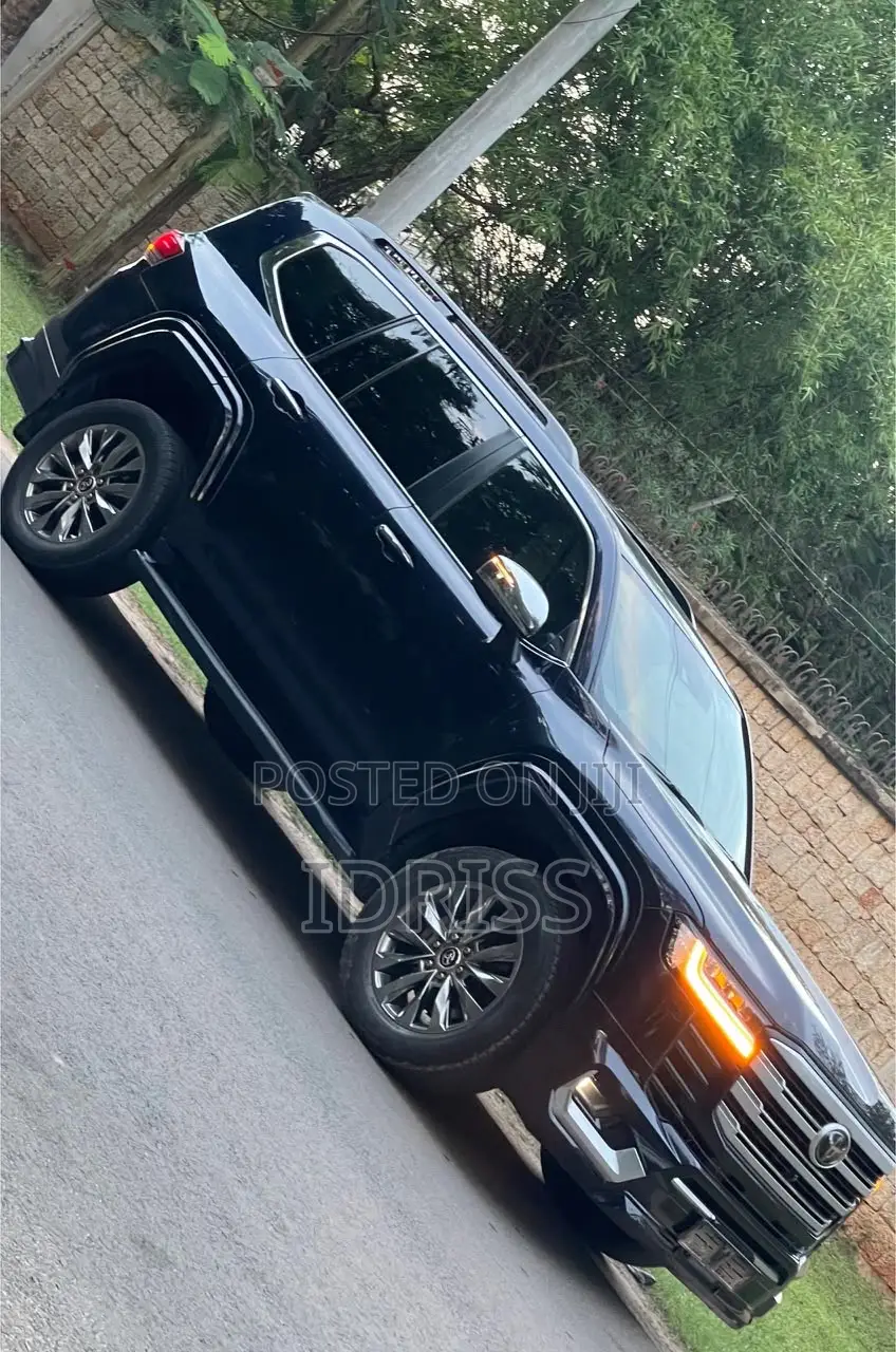 Toyota Land Cruiser 2023 Black