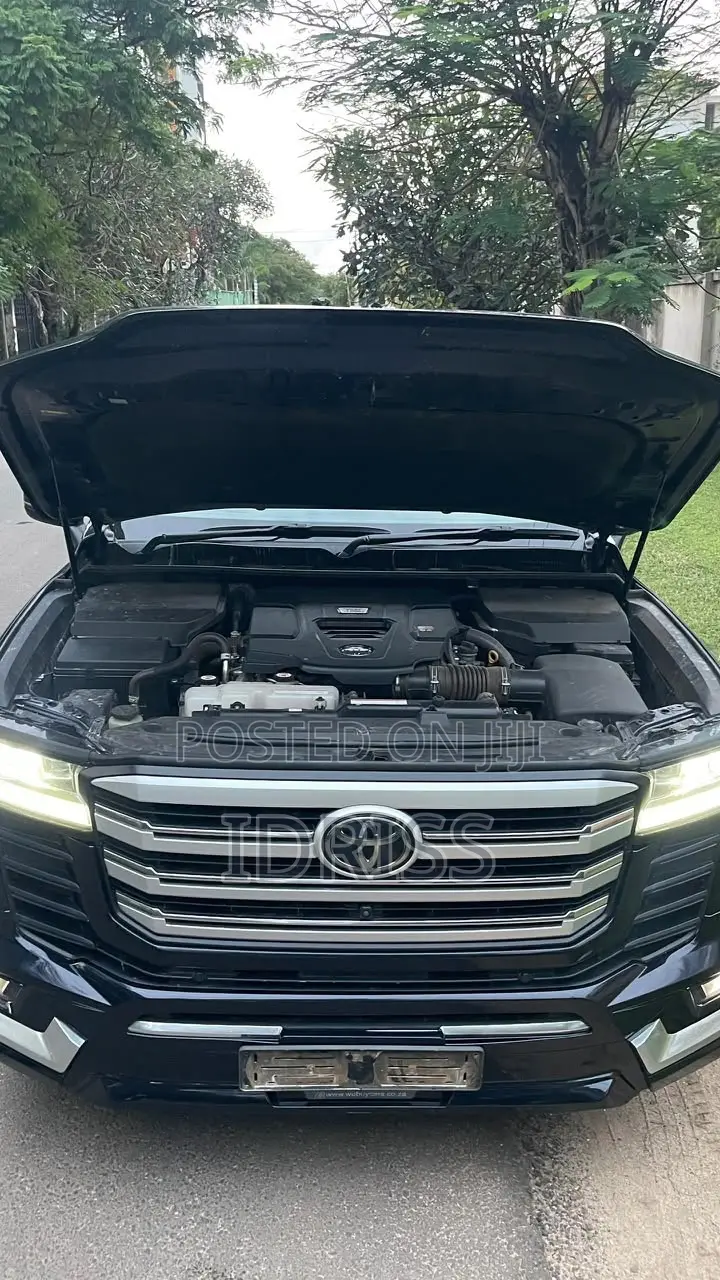 Toyota Land Cruiser 2023 Black