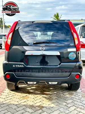 Nissan X-Trail 2.0 Petrol AWD 2013 Black
