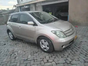 Toyota IST 2007 Gold