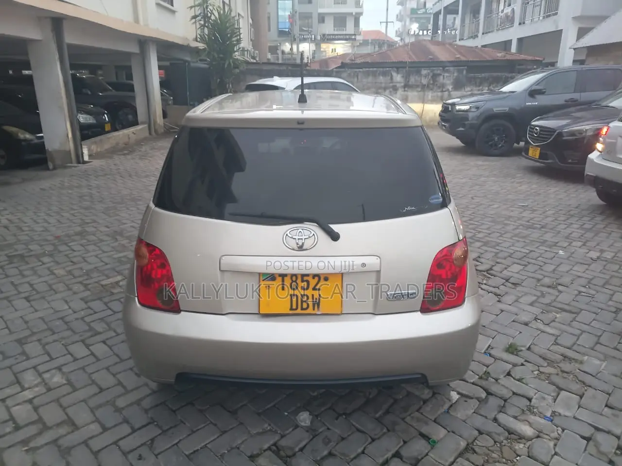 Toyota IST 2007 Gold
