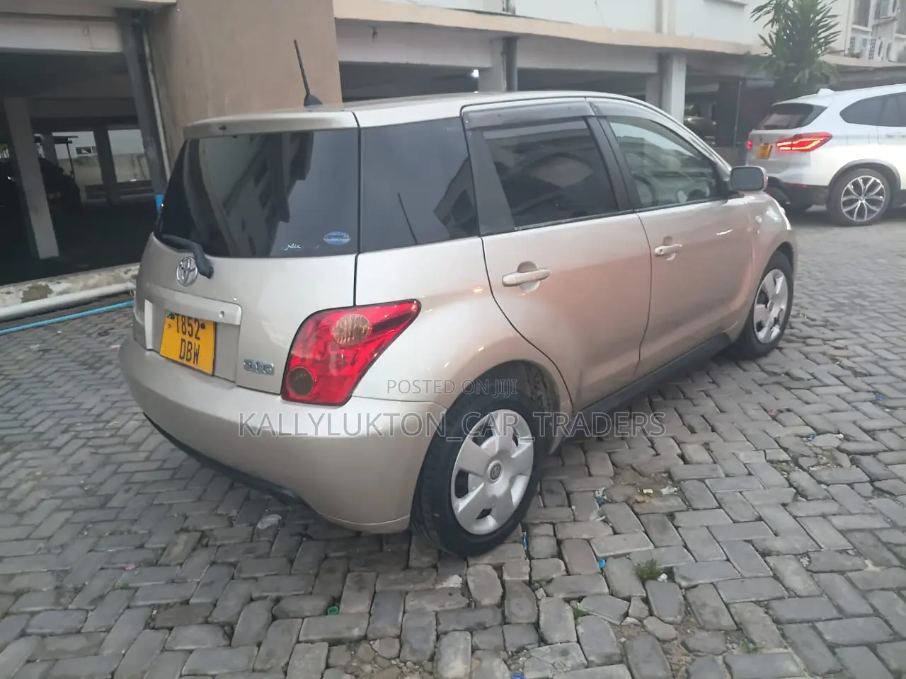 Toyota IST 2007 Gold
