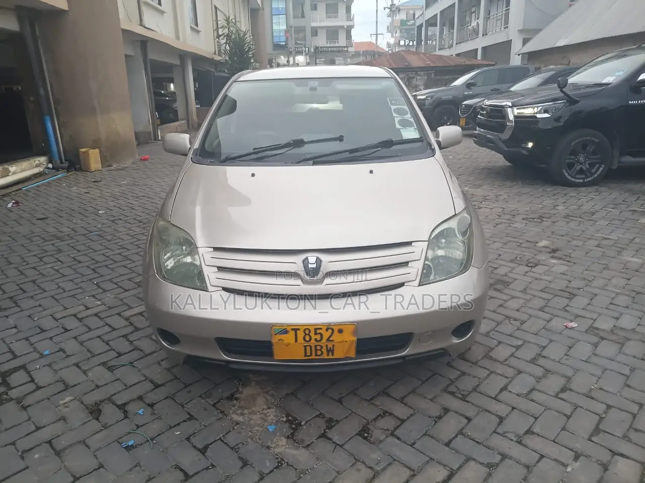 Toyota IST 2007 Gold